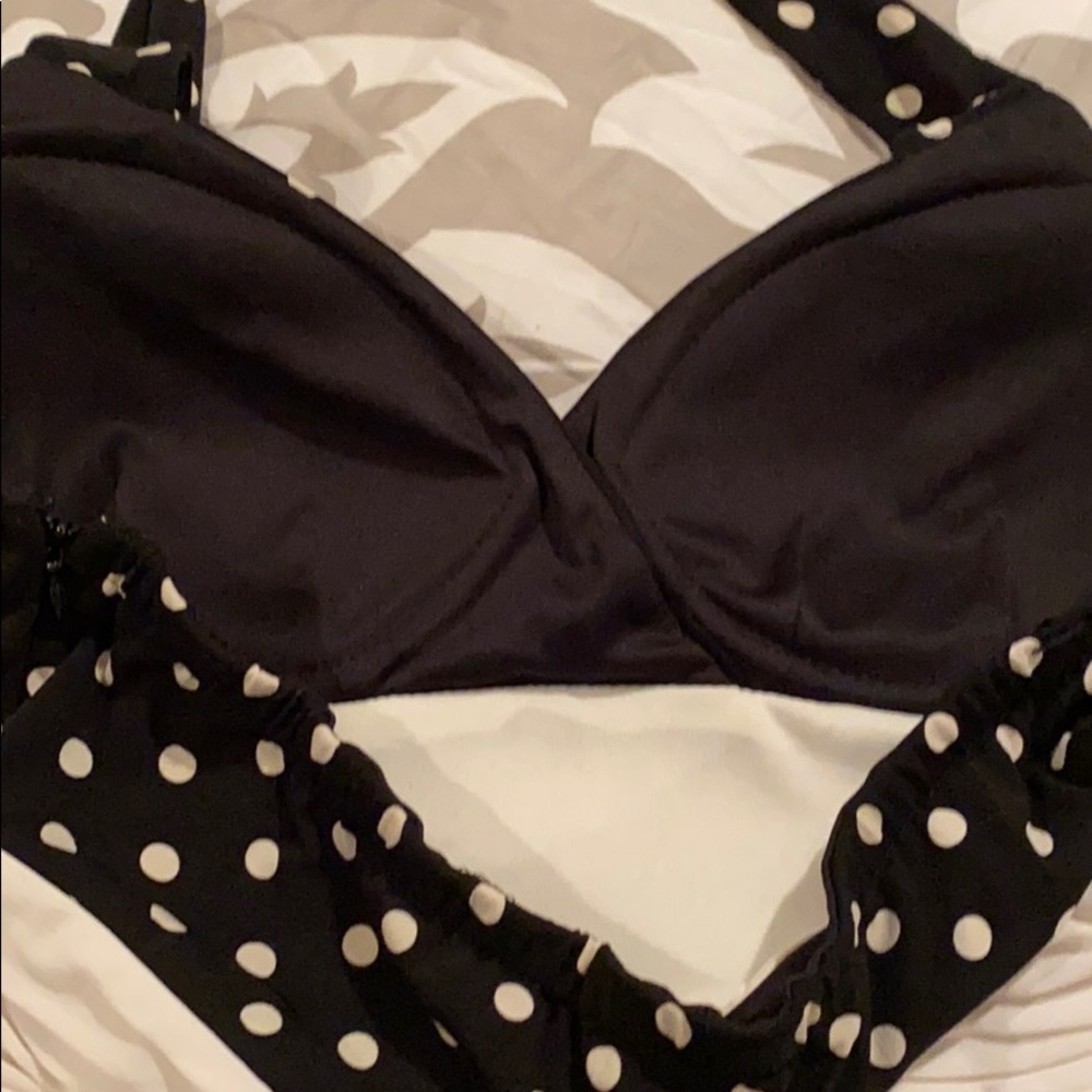 Polka dot halter dress - Picture 12 of 16